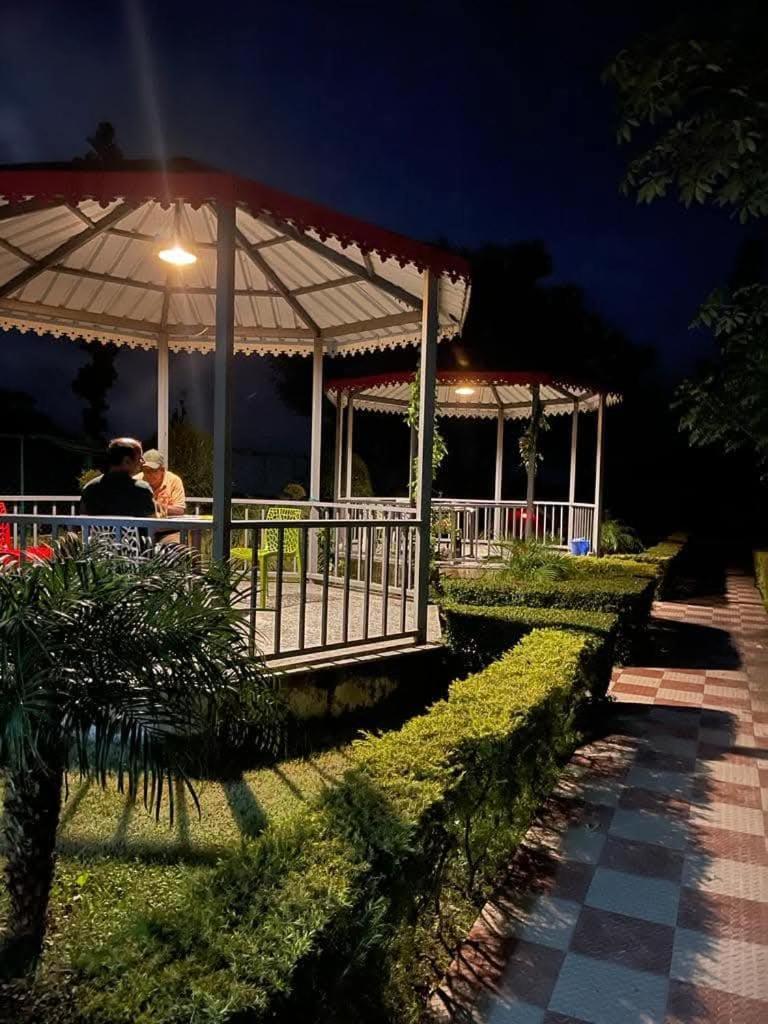 דהראדון Hidden Nature Resort מראה חיצוני תמונה
